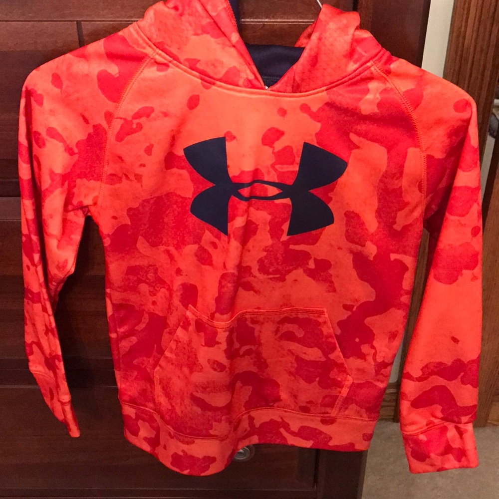 Youth size 7 Under Armour sweatshirt